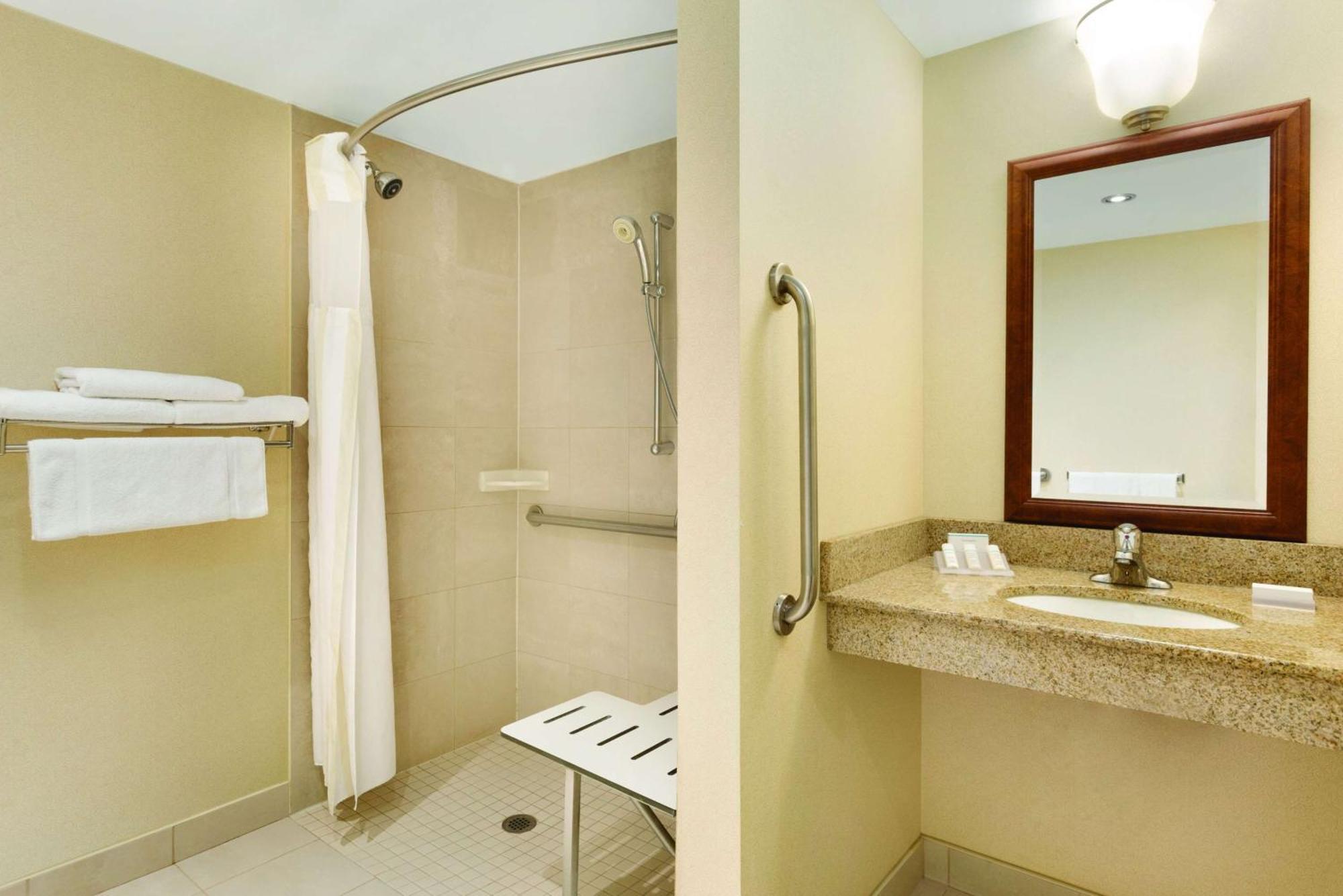 Hilton Garden Inn Niagara-On-The-Lake Exterior photo