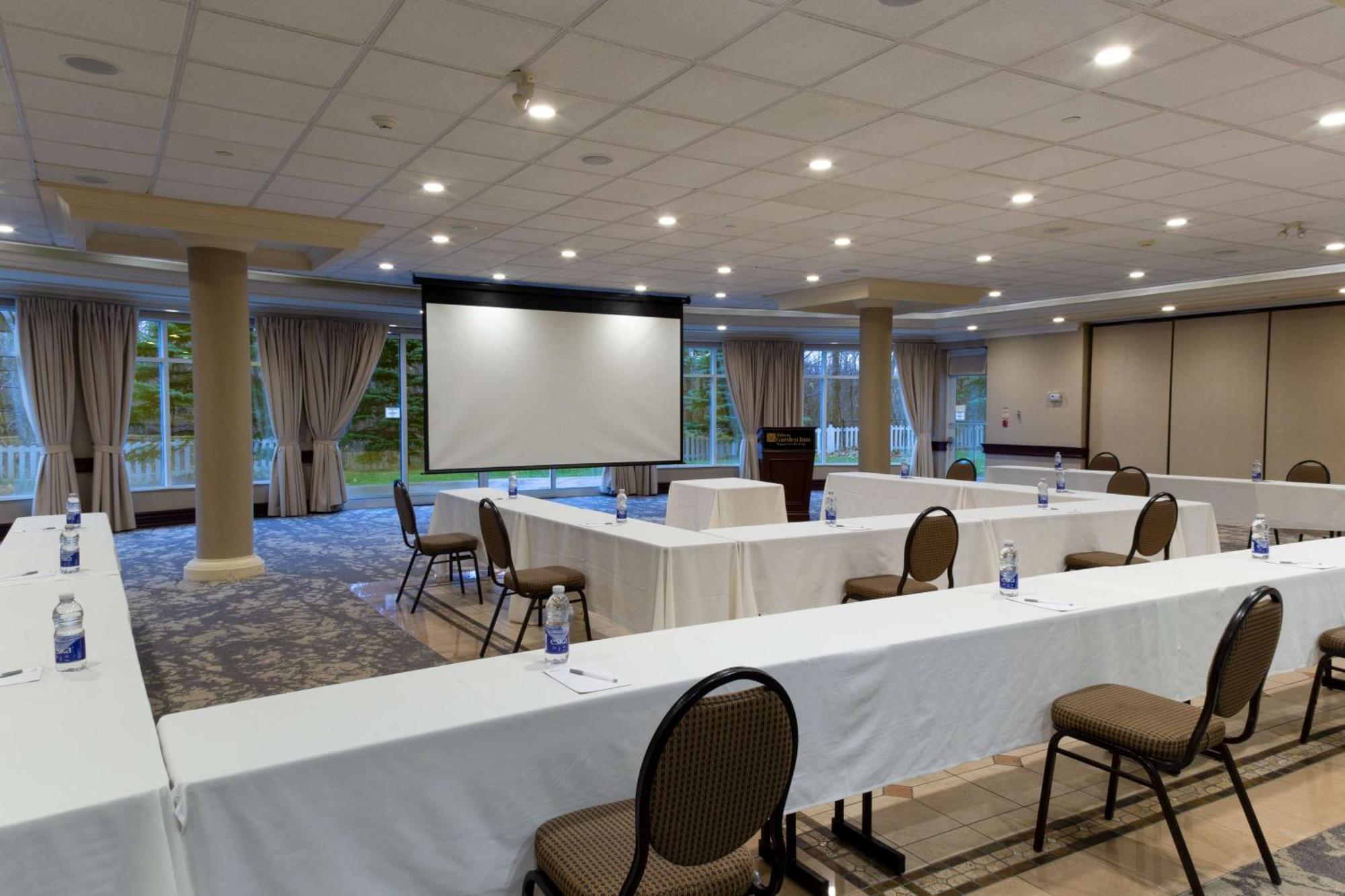 Hilton Garden Inn Niagara-On-The-Lake Exterior photo