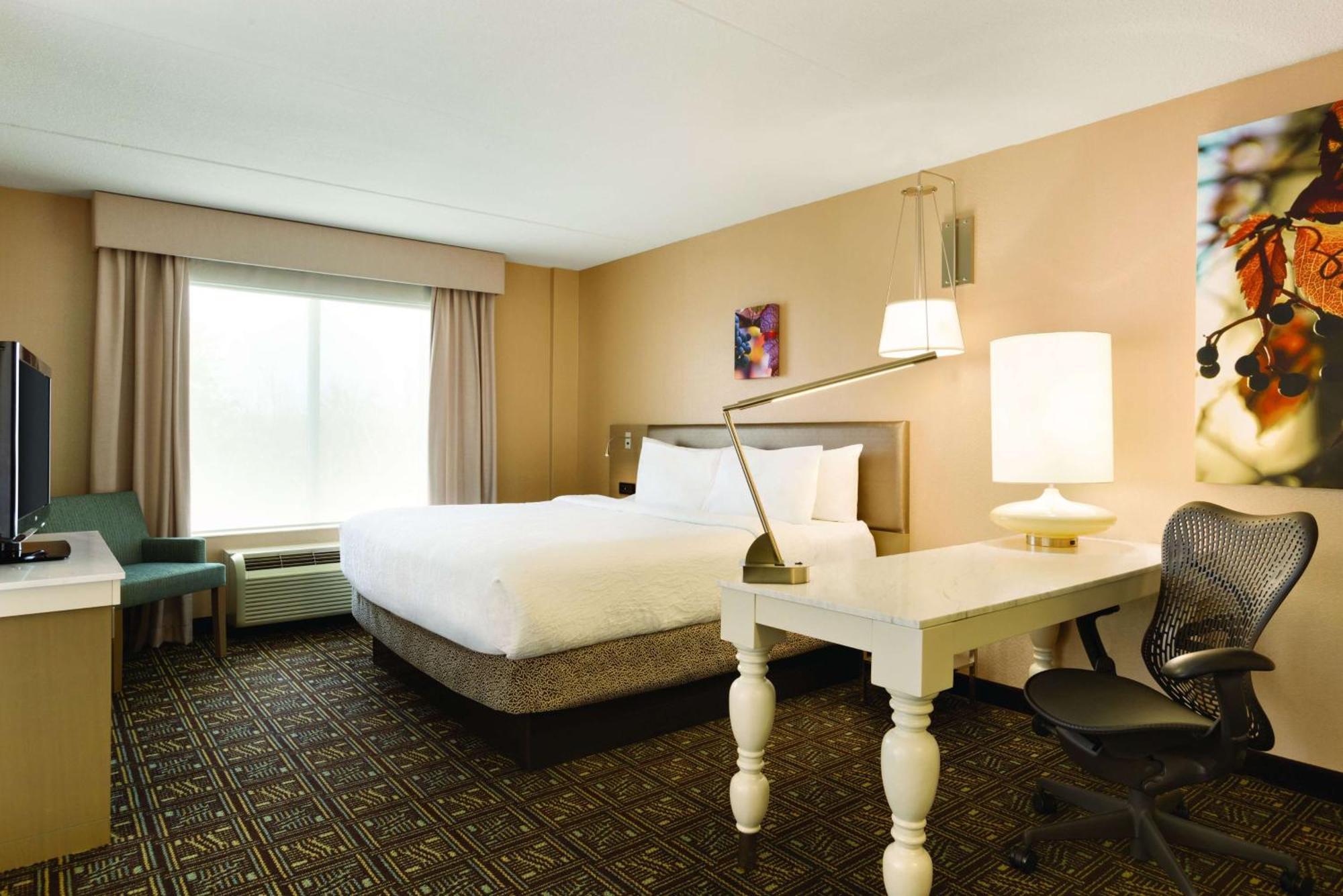 Hilton Garden Inn Niagara-On-The-Lake Exterior photo