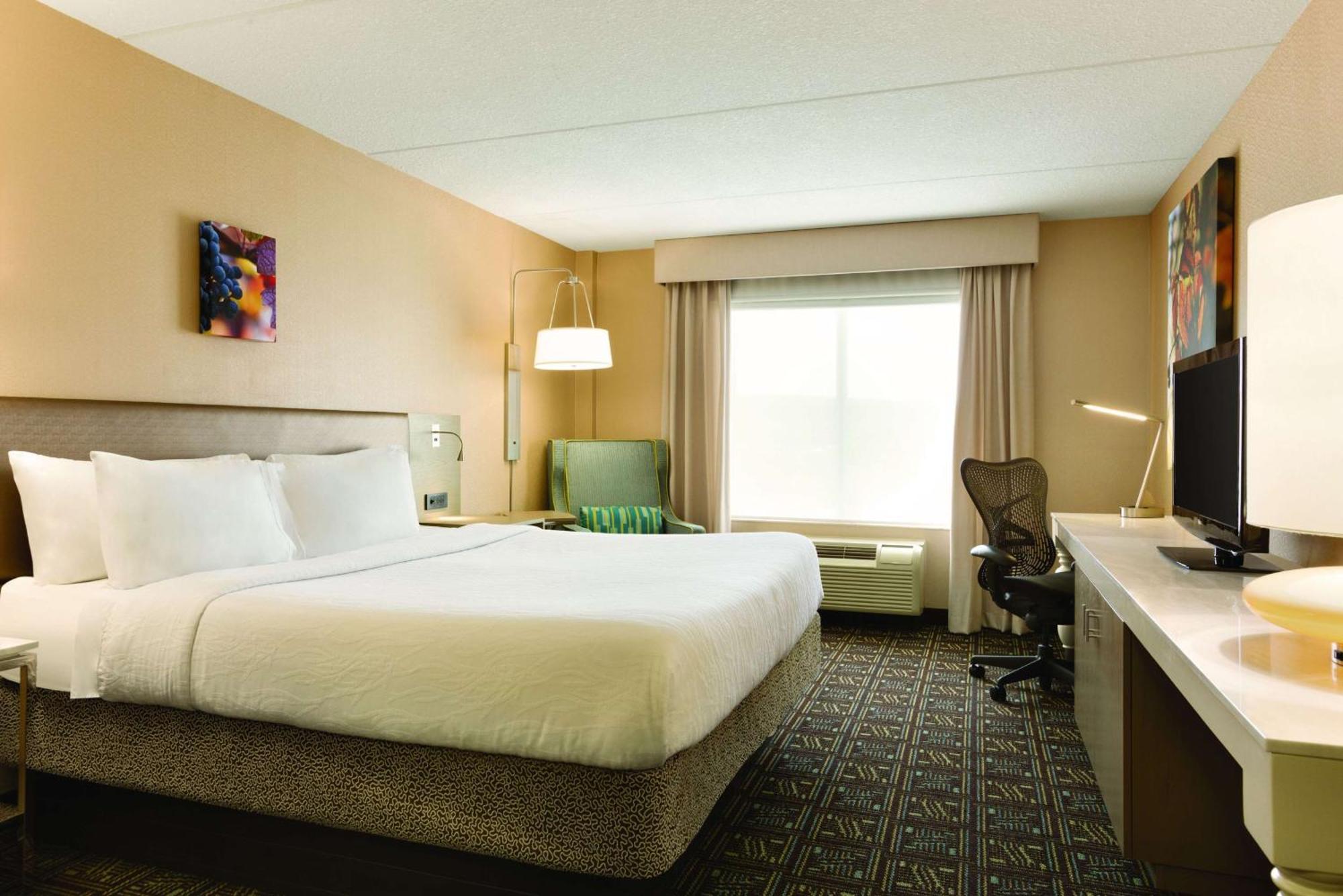Hilton Garden Inn Niagara-On-The-Lake Exterior photo