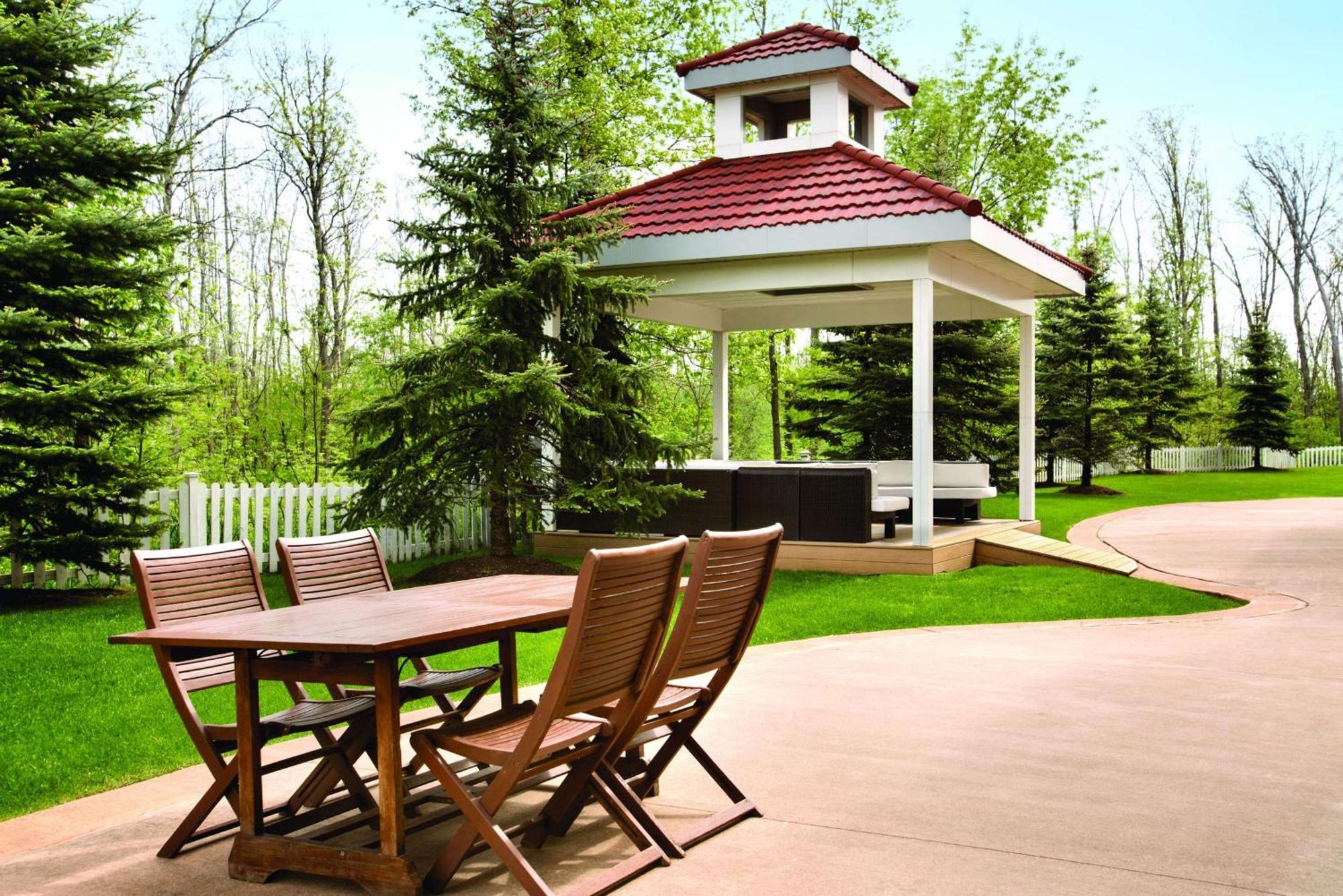 Hilton Garden Inn Niagara-On-The-Lake Exterior photo