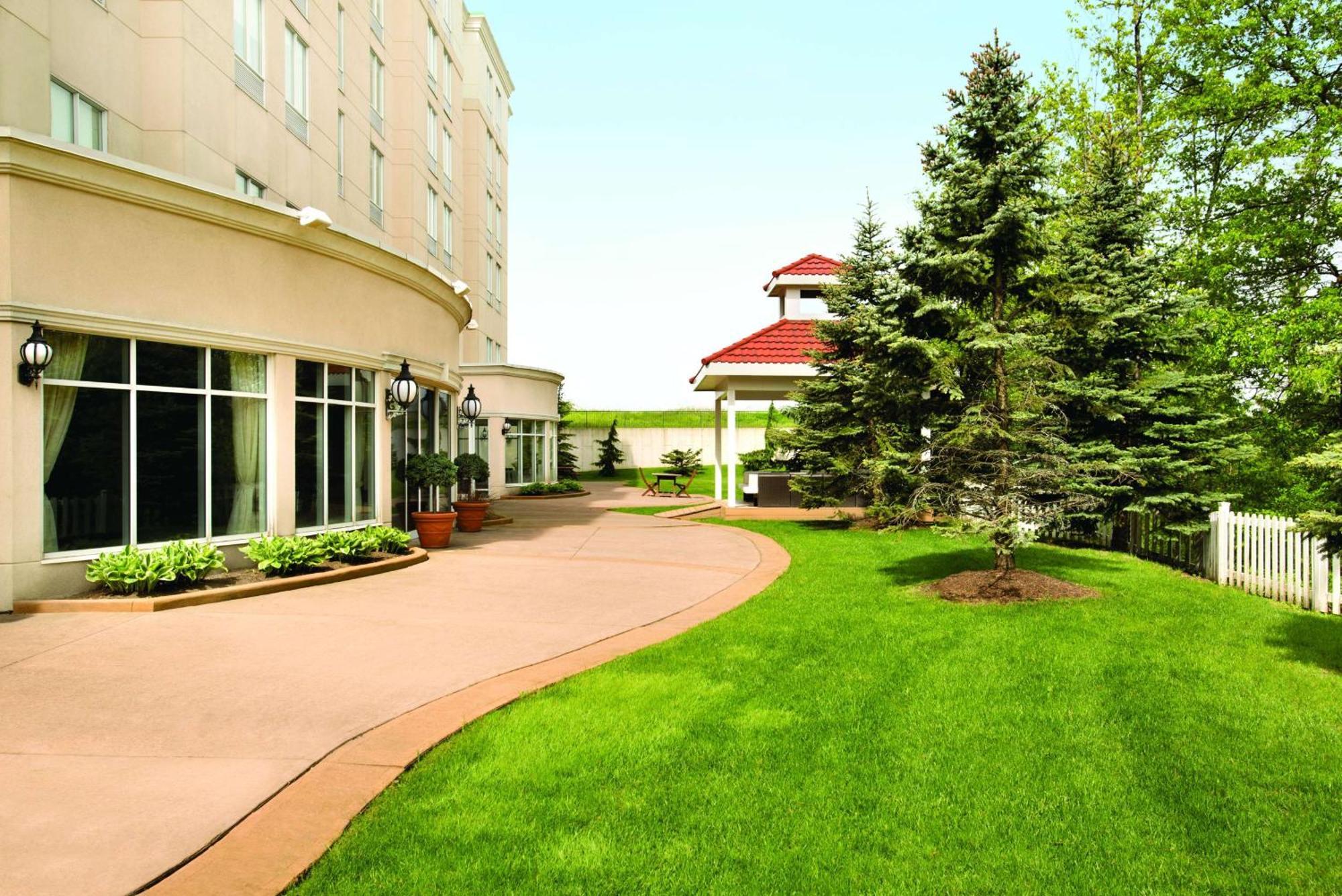 Hilton Garden Inn Niagara-On-The-Lake Exterior photo