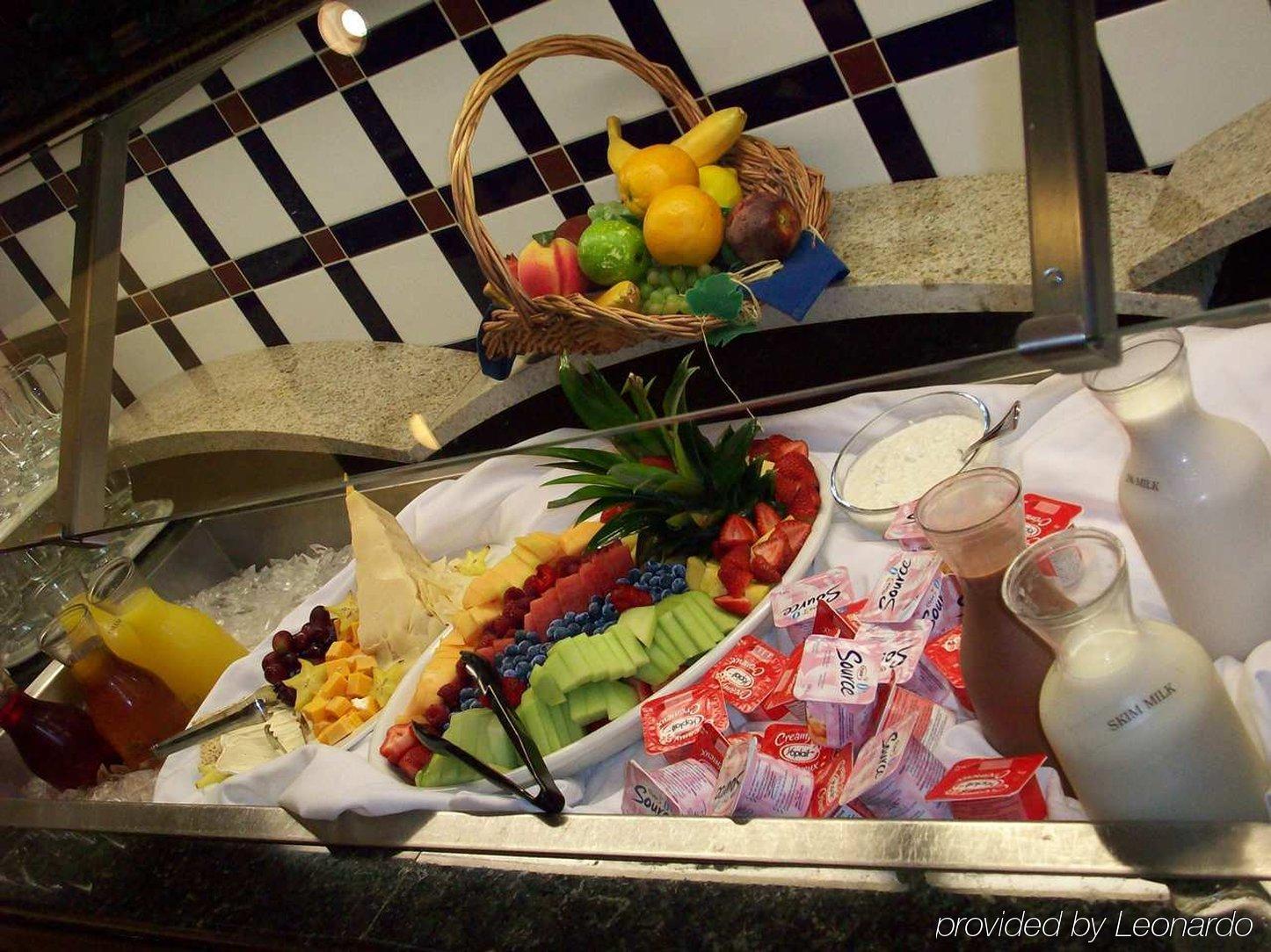 Hilton Garden Inn Niagara-On-The-Lake Restaurant photo